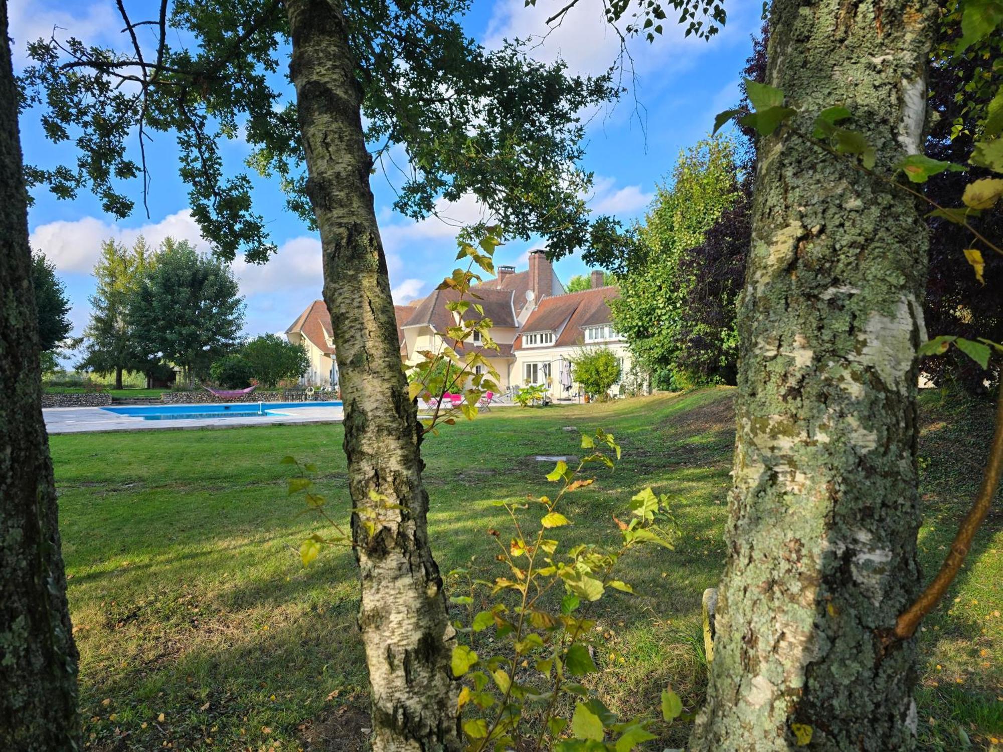 Bed and Breakfast Domaine Des Bruns Châtillon-Coligny Esterno foto
